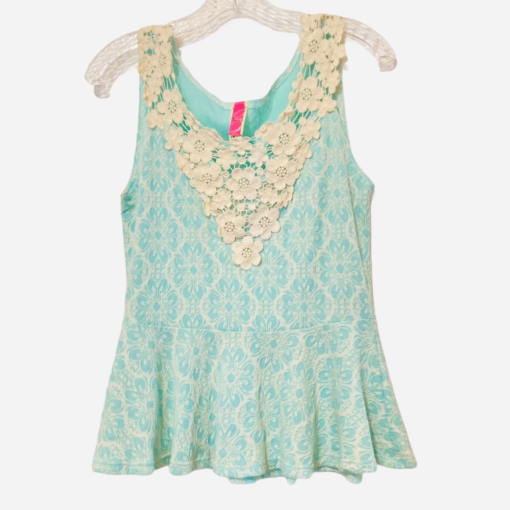 Route Beautiful top peplum style lace on front szL